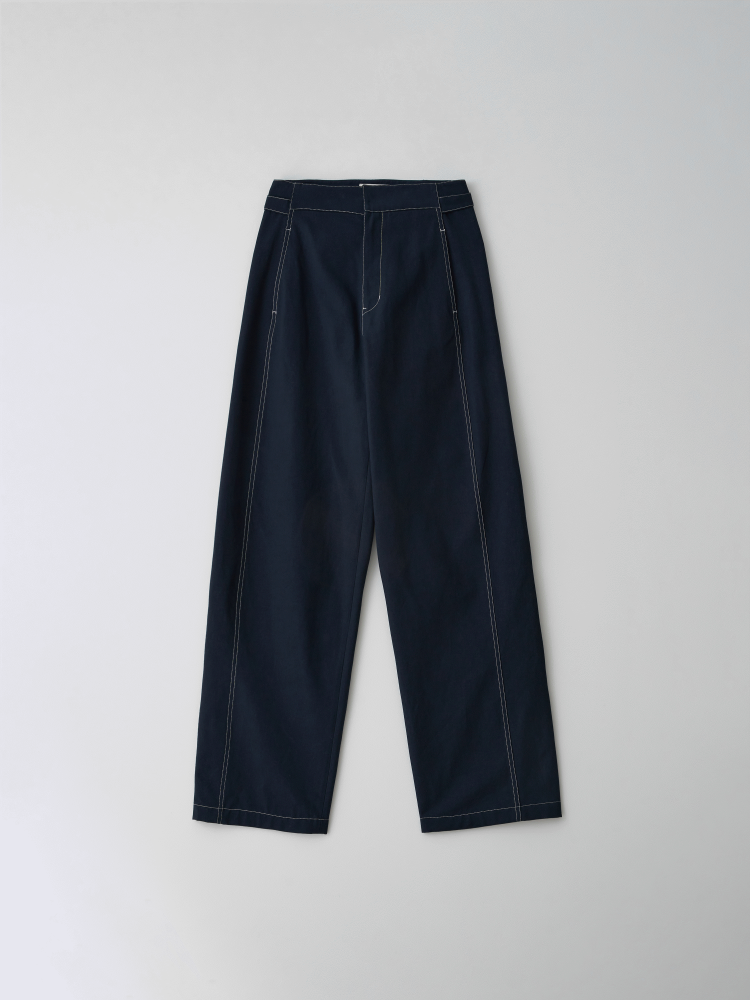 Buckle Pin Tuck Curve Pants
