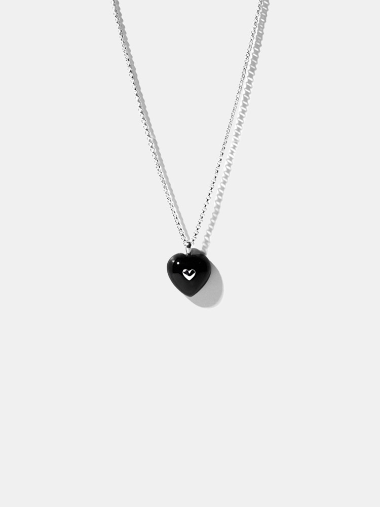 Very Vintage Black Onyx Heart Pendant Necklace